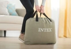Intex Prime Comfort Luchtbed - Queensize - Ingebouwde Elektrische Pomp -Bo-Camp Verkoop 1320 1900 64164 inuse2 2020 300