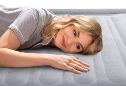 Intex Comfort Plush Luchtbed - Tweepersoons - Ingebouwde Elektrische Pomp -Bo-Camp Verkoop 1320 1900 67768 inuse2 2022 300