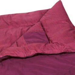 Polydaun Beach House Slaapzak - Rood 7 Polydaun Beach House Slaapzak - Rood -Bo-Camp Verkoop 1900 1900 polydaun beach house slaapzak rood 3