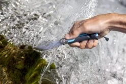 Opinel N°08 Outdoor Zakmes - Blauw -Bo-Camp Verkoop 3123840015762 opinel outdoor 8 blauw sfeer5 resultaat