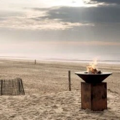 OFYR Classic Corten 85 -Bo-Camp Verkoop 900 900 ofyr strand liggend 1000x1000 1